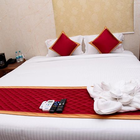 Sri Vishnu Residency Hotel Sriperumbudur Exterior foto