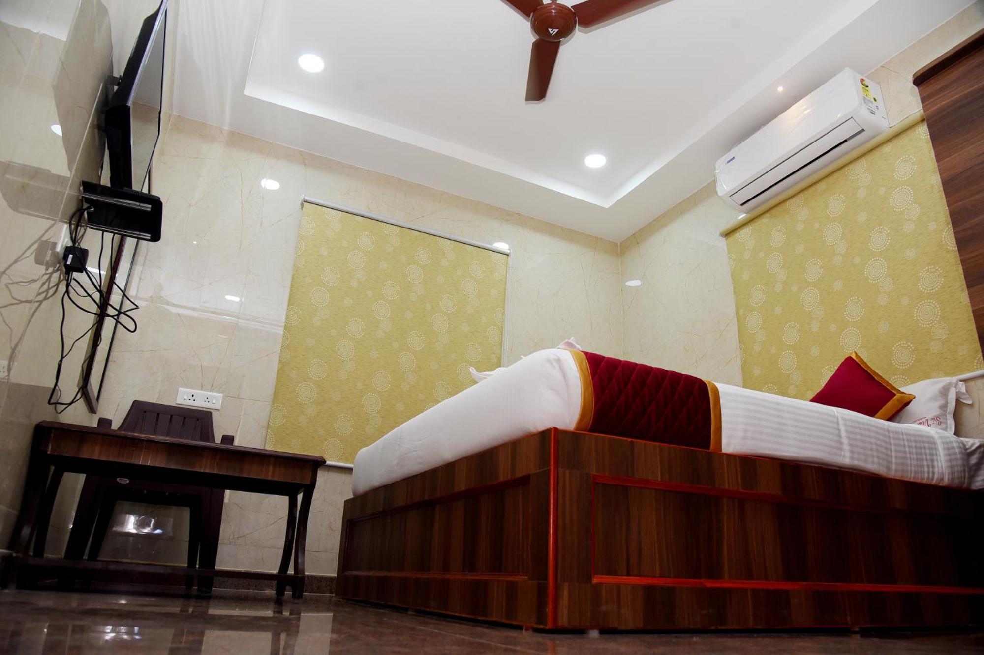Sri Vishnu Residency Hotel Sriperumbudur Exterior foto